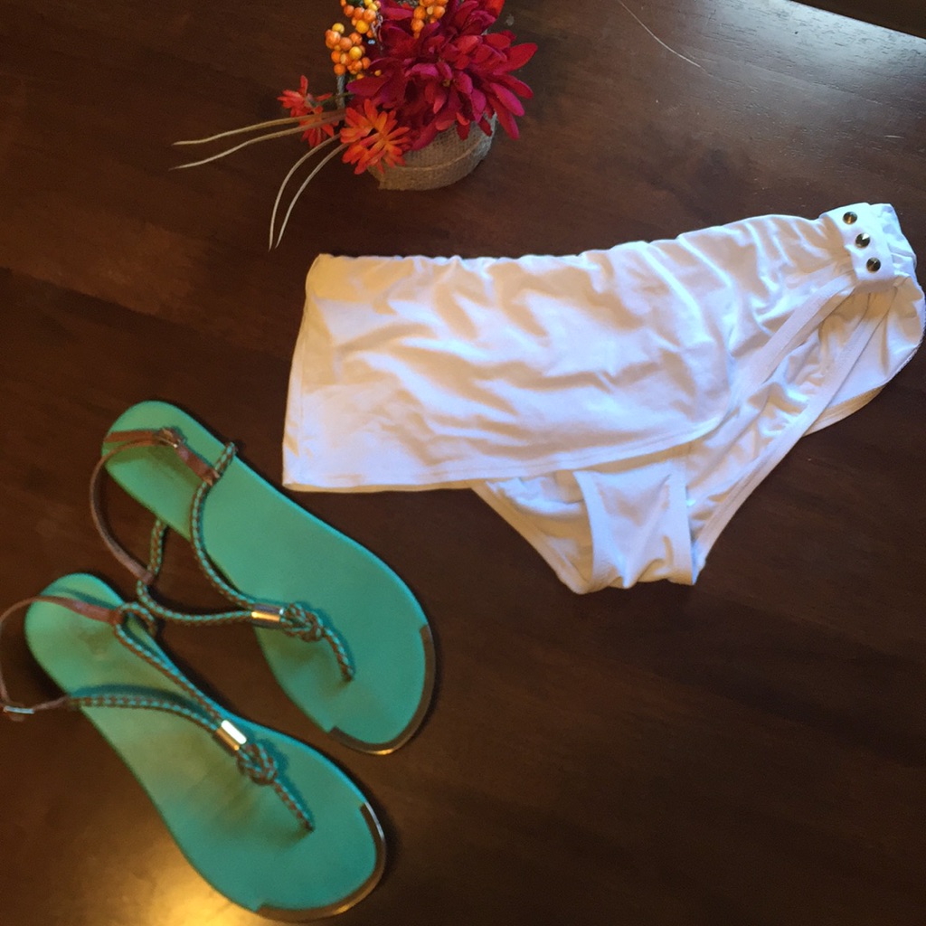 Vince Camuto White Bikini Bottoms Size Medium